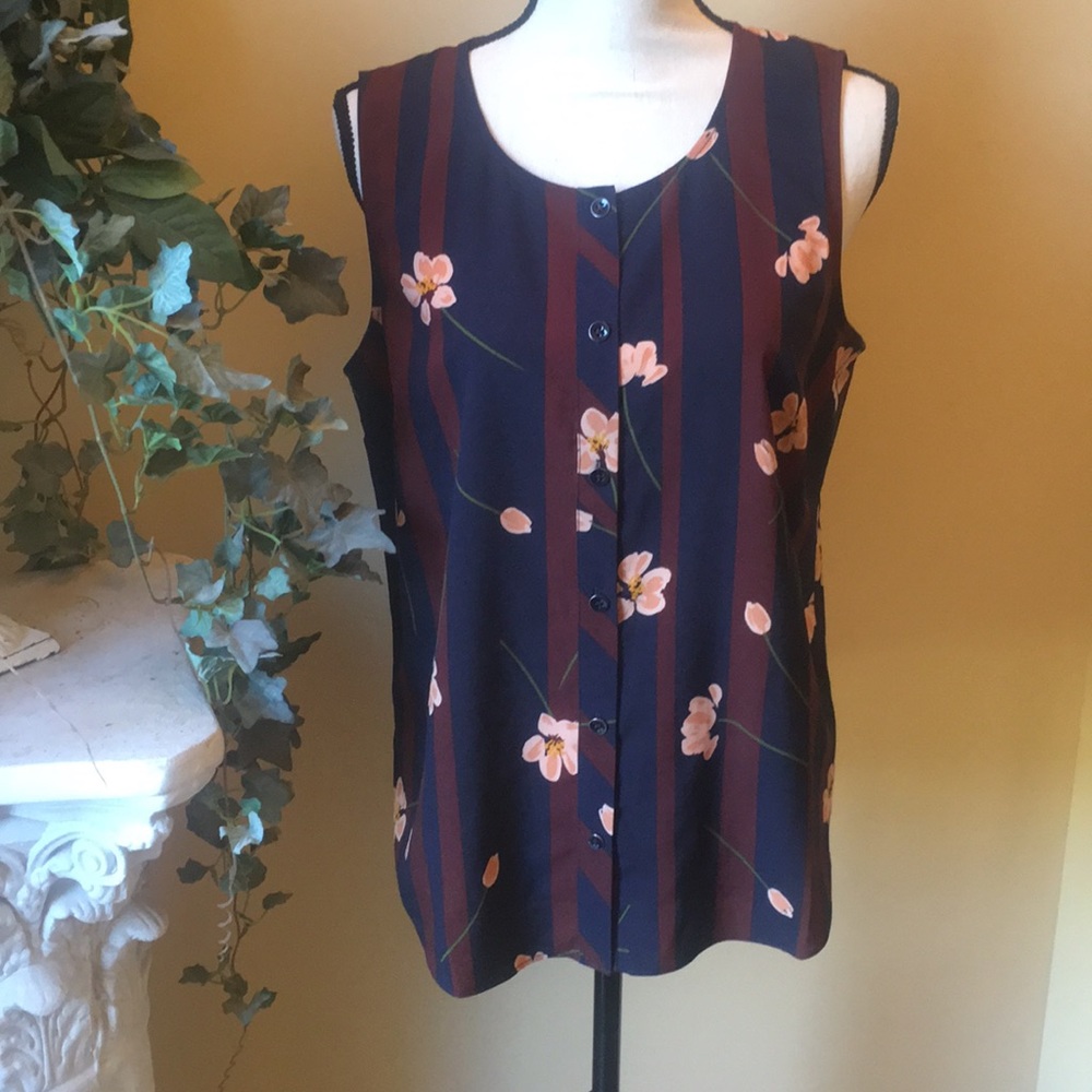 CAbi “scroll top”’navy and burgundy top